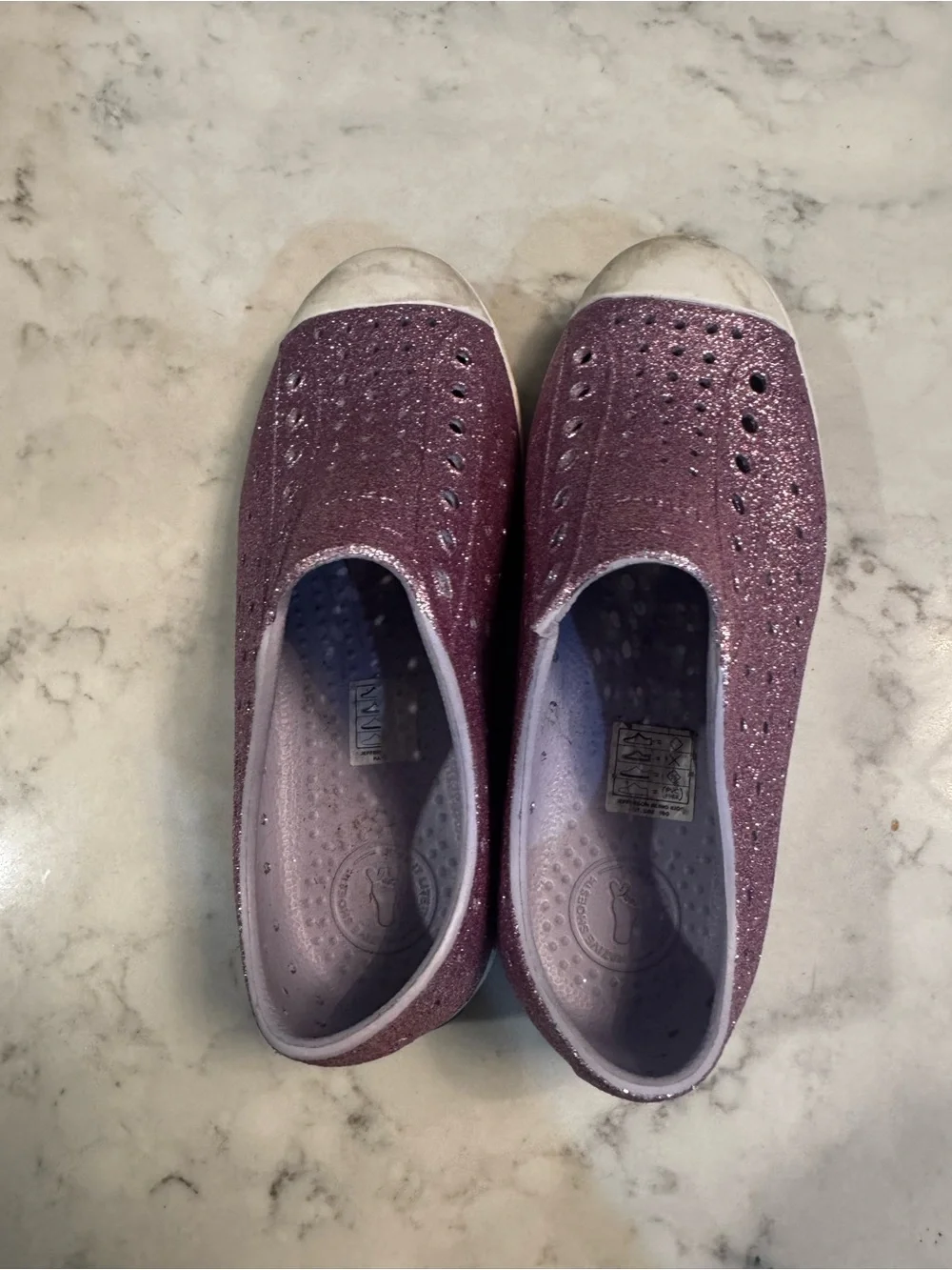 Native Shoes Kids Glitter Slip-On Water Shoes - Purple size 2